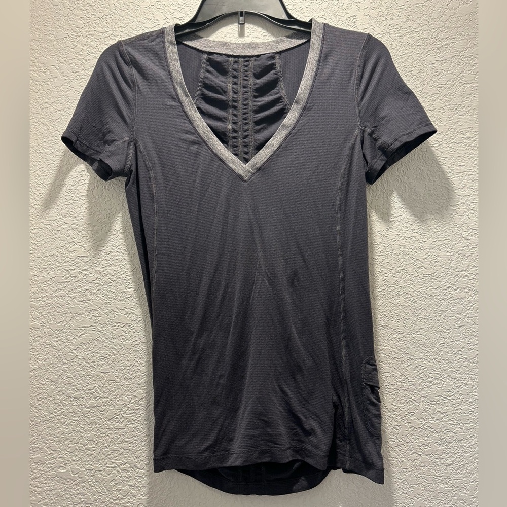 Lululemon Run Energy Short Sleeve V Neck Tee sz:4